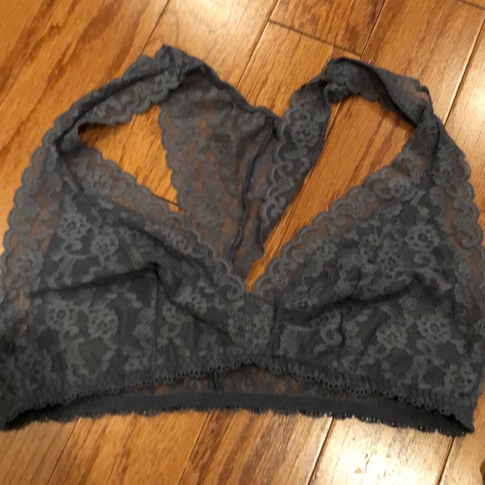 2 Victoria secret bralets - Picture 2 of 7
